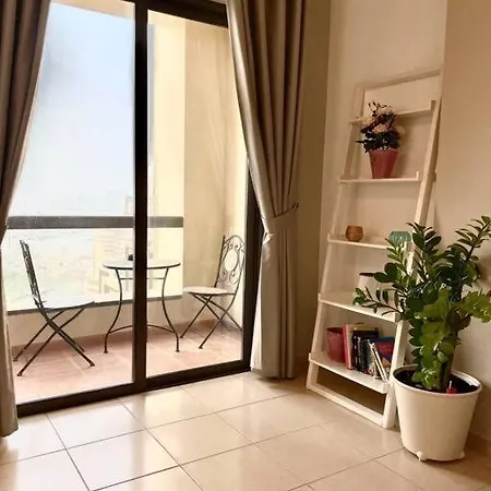 Sunset Oasis: Beachfront Studio Dubai Exterior photo