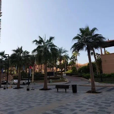 Sunset Oasis: Beachfront Studio Dubai Exterior photo